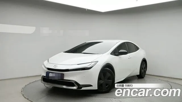 Toyota Prius 5 generation 2.0 PHEV SE