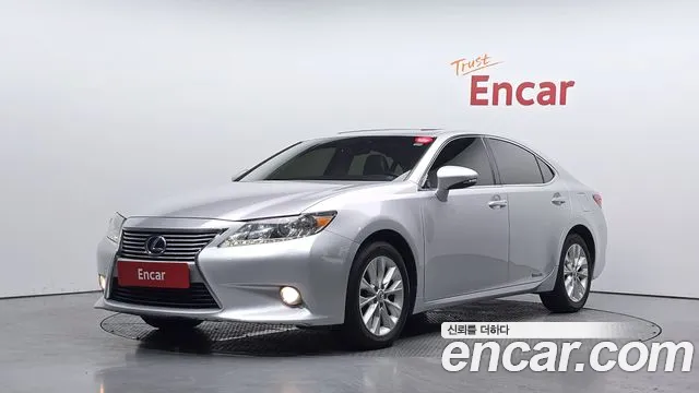 Lexus New ES300 h XV60