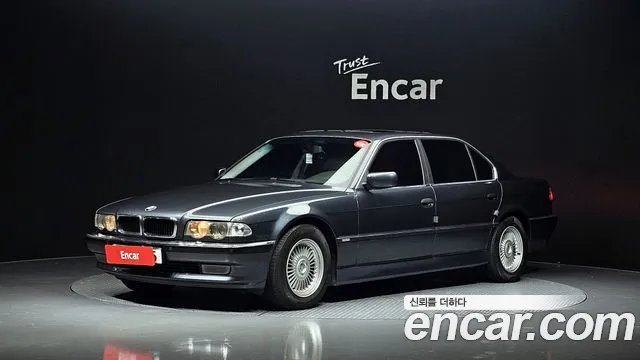 BMW 7 Series 740 iL E38