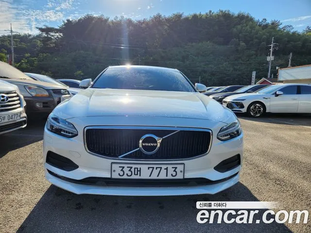Volvo S90 D4