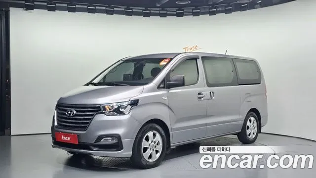 Hyundai The New Grand Starex 12