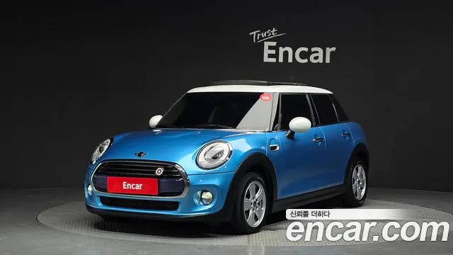 MINI Cooper D 5 Mid 3