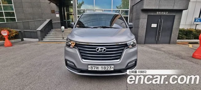 Hyundai The New Grand Starex 5
