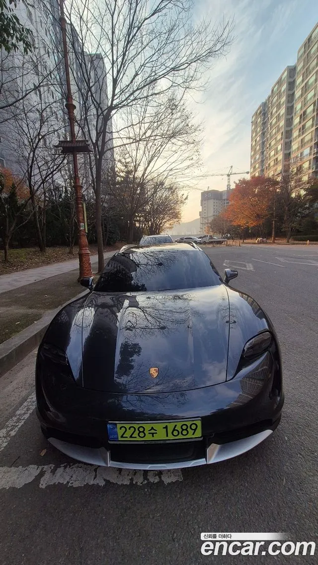 Porsche Taycan Turbo