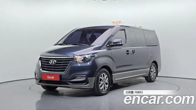 Hyundai The New Grand Starex 9 Premium