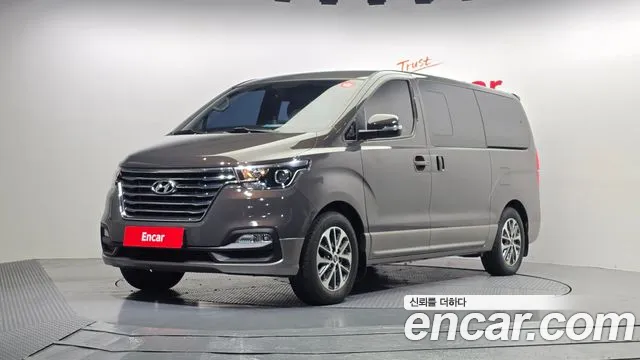 Hyundai The New Grand Starex 9 Exclusive