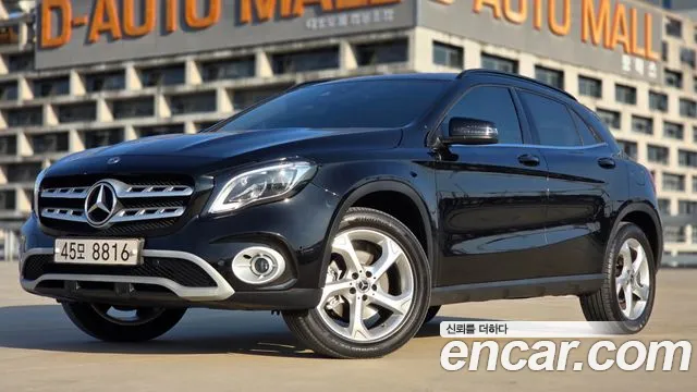 Mercedes-Benz GLA- X156 GLA220