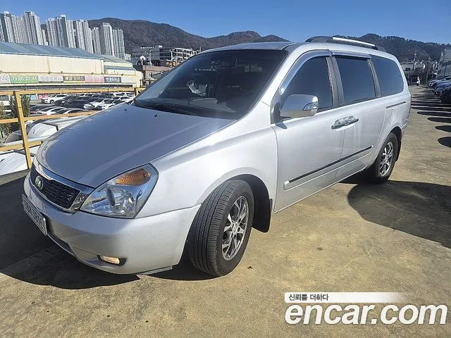 Kia Carnival R Carnival GLX Base
