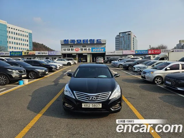 Hyundai Grandeur HG HG240
