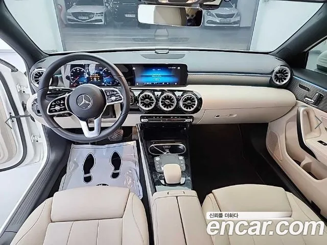 Mercedes-Benz A- W177 A220
