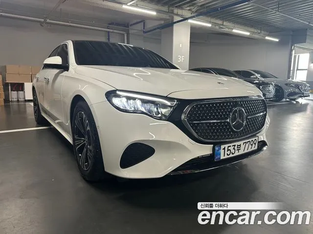 Mercedes-Benz E- W214 E200