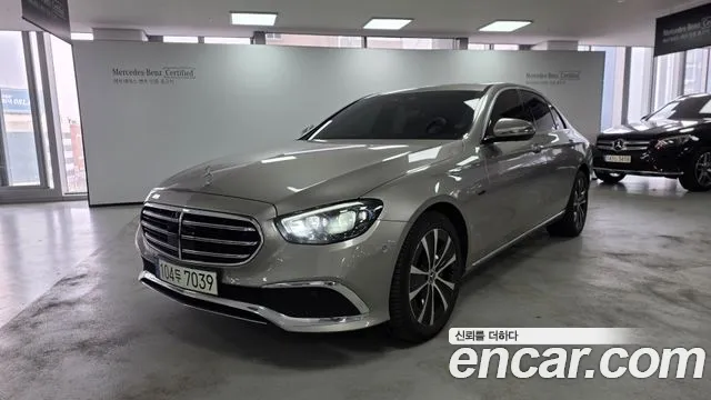 Mercedes-Benz E- W213 E300e 4MATIC Exclusive