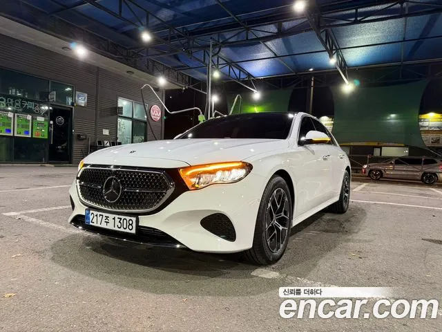 Mercedes-Benz E- W214 E200