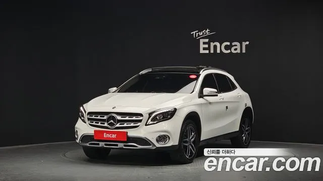 Mercedes-Benz GLA- X156 GLA220 Premium