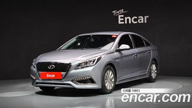 Hyundai LF Sonata Hybrid 2.0 HEV