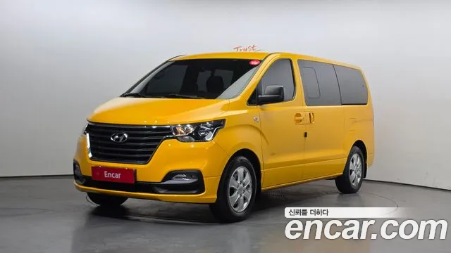 Hyundai The New Grand Starex 12