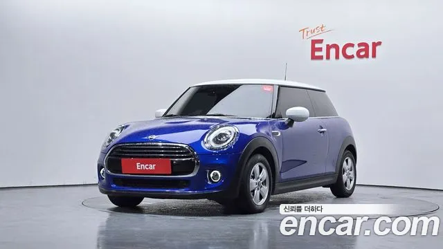 MINI Cooper Base 3