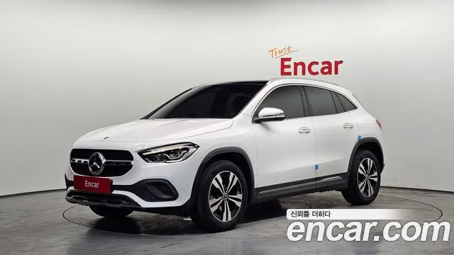 Mercedes-Benz GLA- H247 GLA220