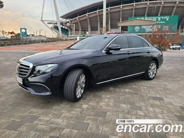 Mercedes-Benz E- W213 E300 4MATIC Exclusive