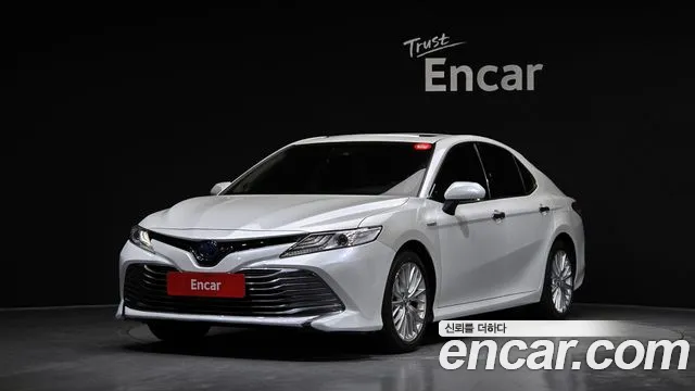 Toyota Camry (XV70) 2.5 XLE Hybrid