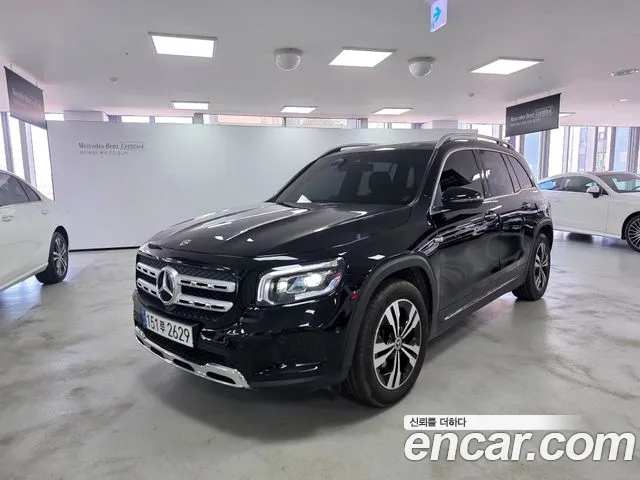 Mercedes-Benz GLB- X247 GLB220