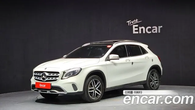 Mercedes-Benz GLA- X156 GLA220 Premium