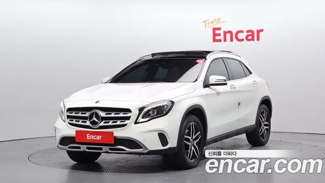 Mercedes-Benz GLA- X156 GLA220 Premium