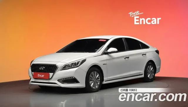 Hyundai LF Sonata Hybrid 2.0 HEV