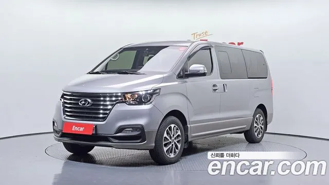 Hyundai The New Grand Starex 4WD 9 Exclusive