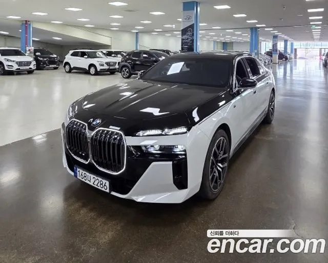 BMW 7 (G70) 740i sDrive M