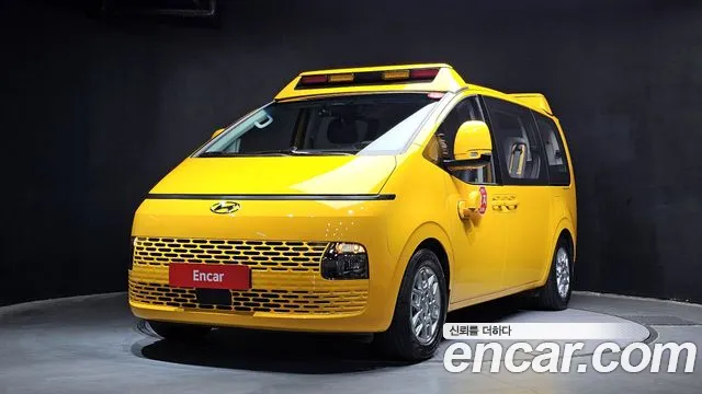 Hyundai Staria L3.5 15