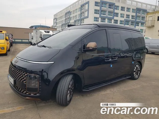 Hyundai Staria 4WD