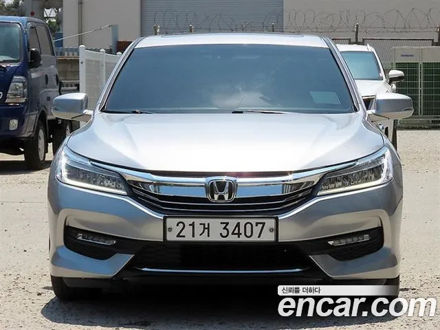 Honda Accord 2.4 9