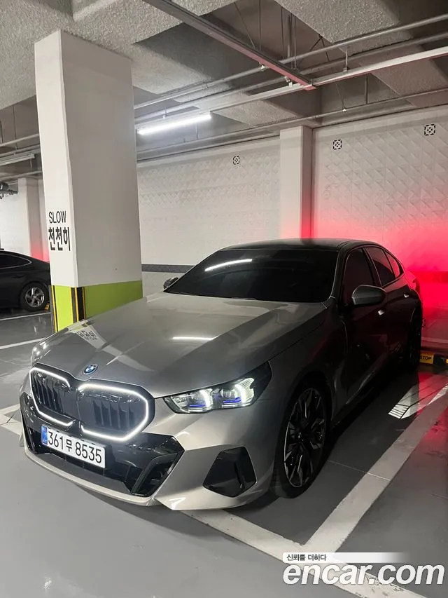 BMW 5 (G60) 550e xDrive M