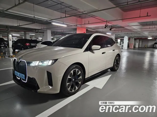 BMW iX xDrive45 M
