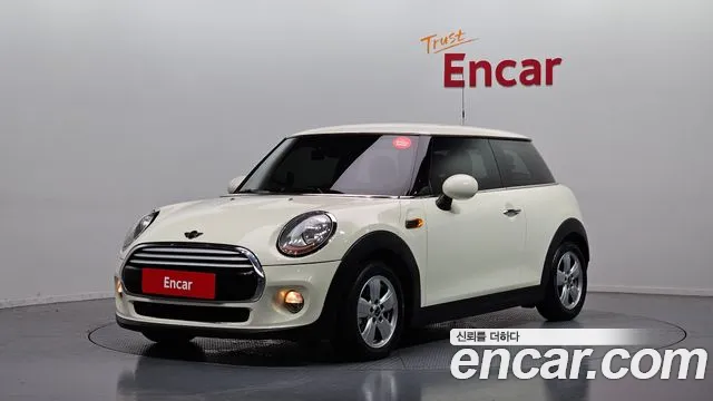 MINI Cooper Base 3