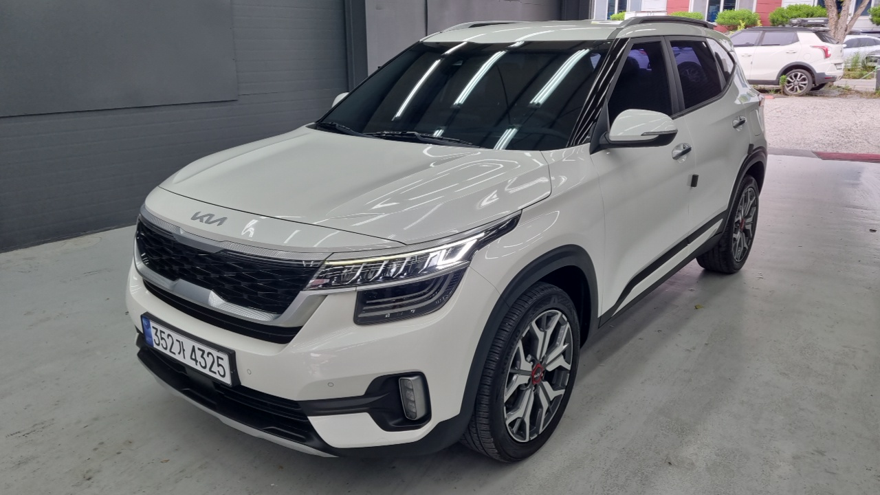 Kia Seltos Gasoline 1.6 Turbo 2WD Signature