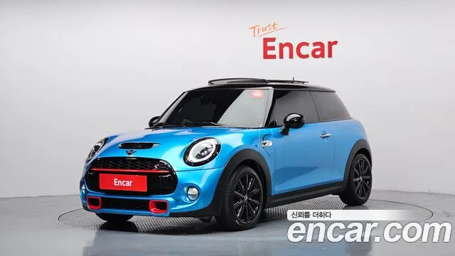 MINI Cooper S Base 3
