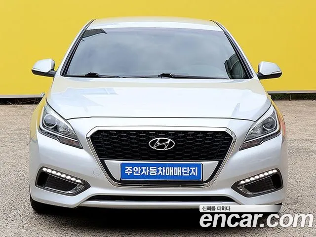 Hyundai LF Sonata Hybrid 2.0 HEV