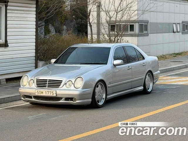 Mercedes-Benz E- W210 E55 AMG