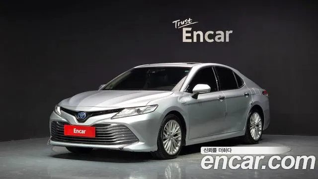 Toyota Camry (XV70) 2.5 XLE Hybrid