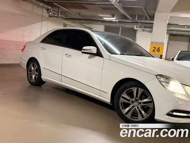 Mercedes-Benz E- W212 E220 CDI