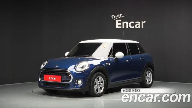 MINI Cooper 5 Base 3
