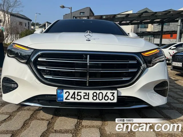 Mercedes-Benz E- W214 E300 4MATIC Exclusive