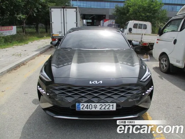 Kia K8 Hybrid Signature