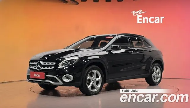Mercedes-Benz GLA- X156 GLA220