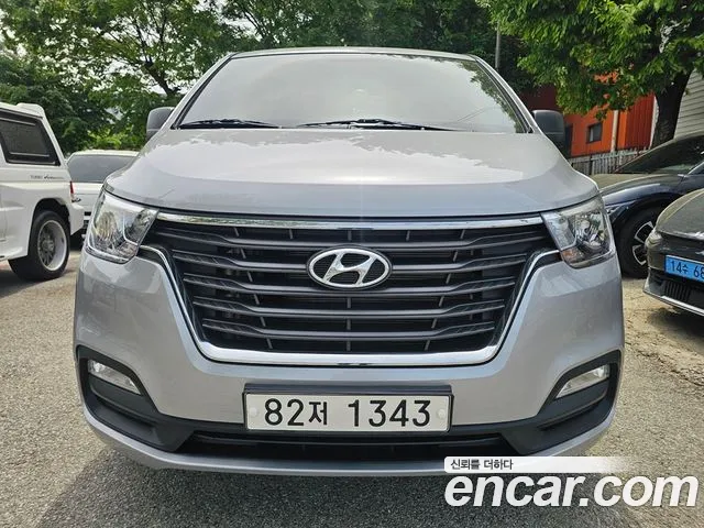 Hyundai The New Grand Starex 3