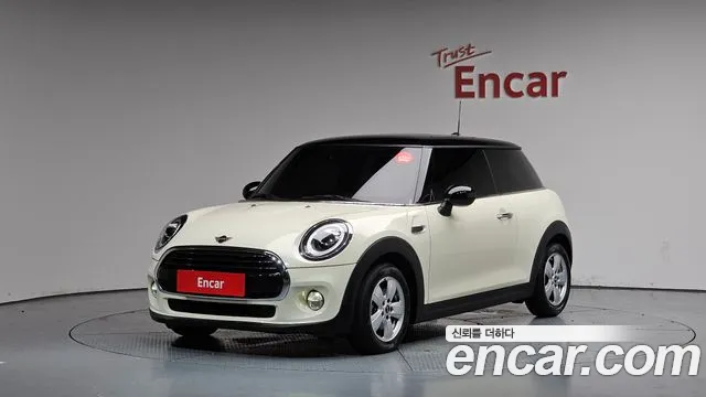 MINI Cooper Base 3