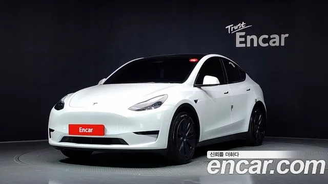 Tesla Y RWD