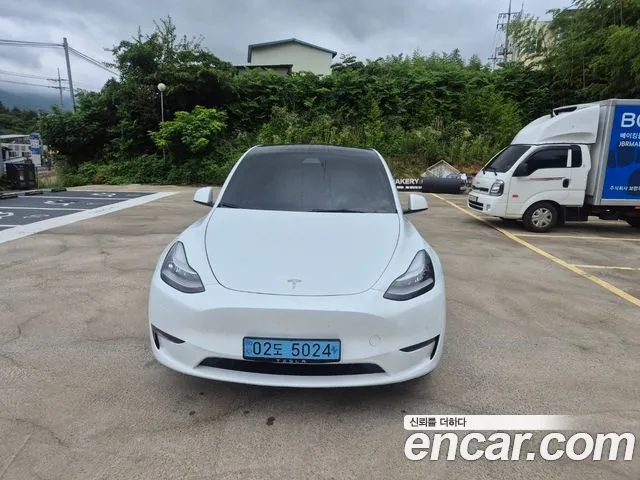 Tesla Y AWD